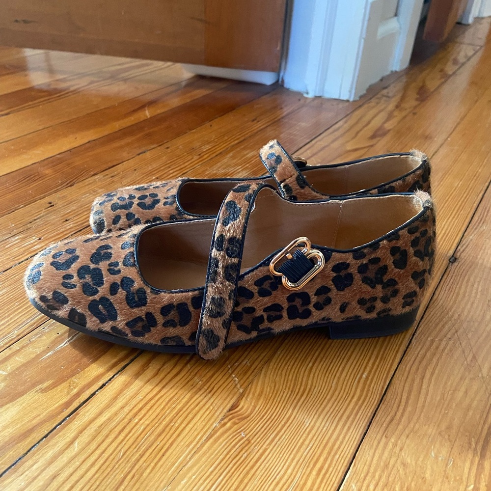 Size 6 leopard flats from Amazon.